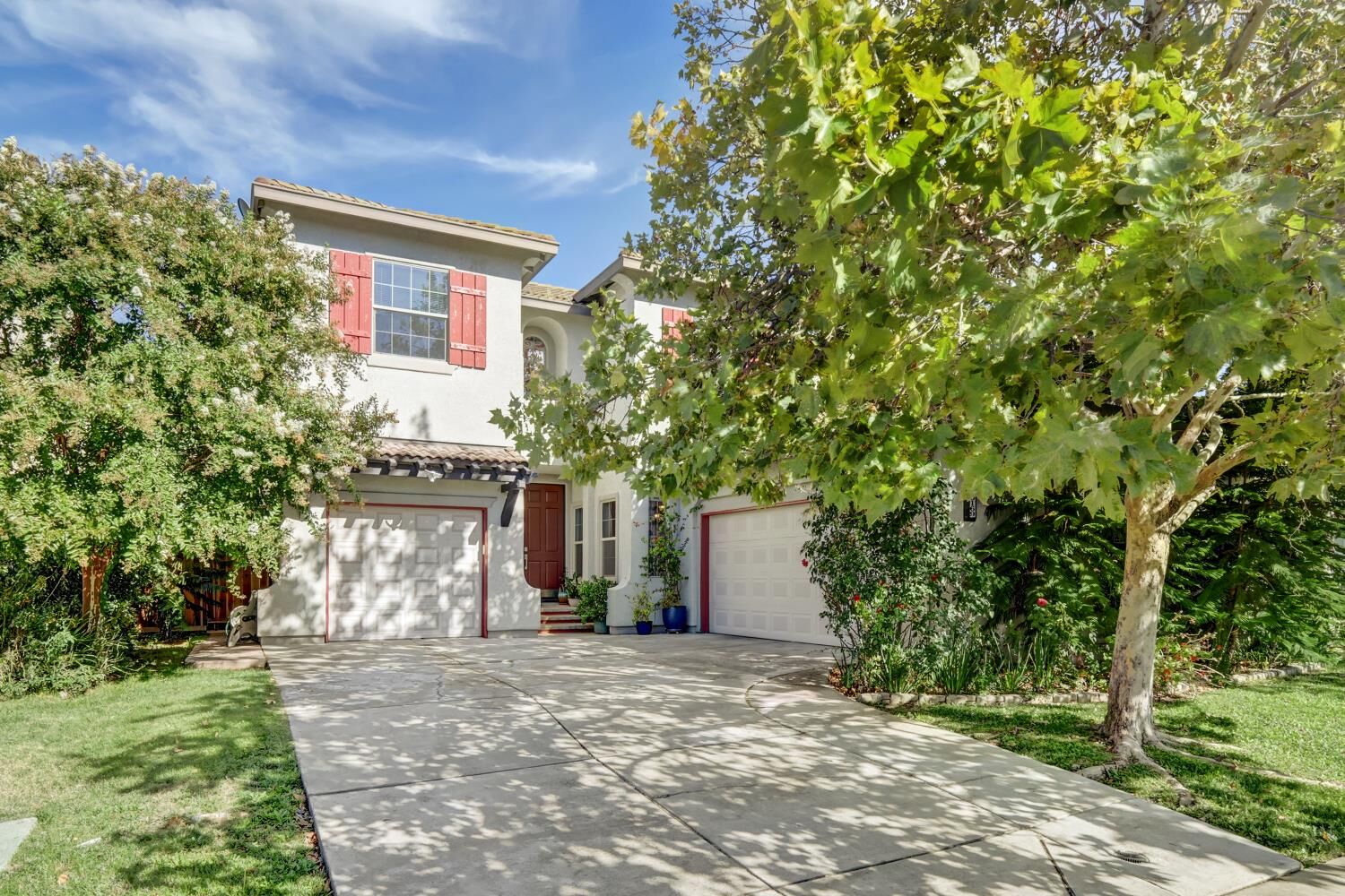 Property Photo: 10169 Brenna Way CA 95757