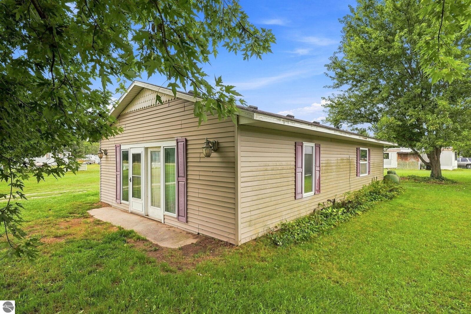 Property Photo: 3305 N 3 1/2 Road MI 49668
