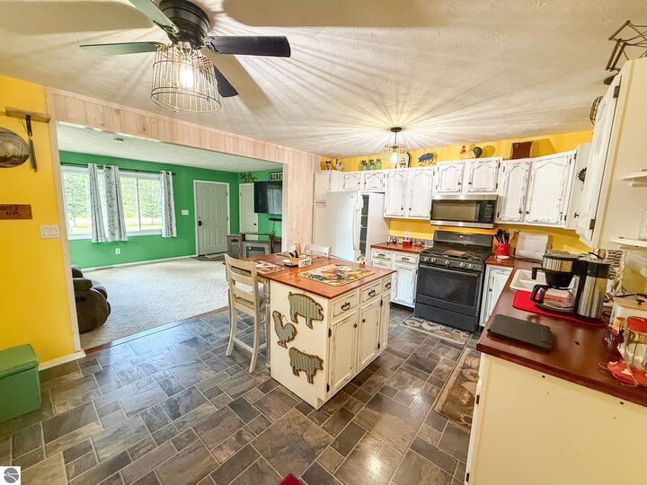 Property Photo:  116 Hilltop Drive  MI 48653 