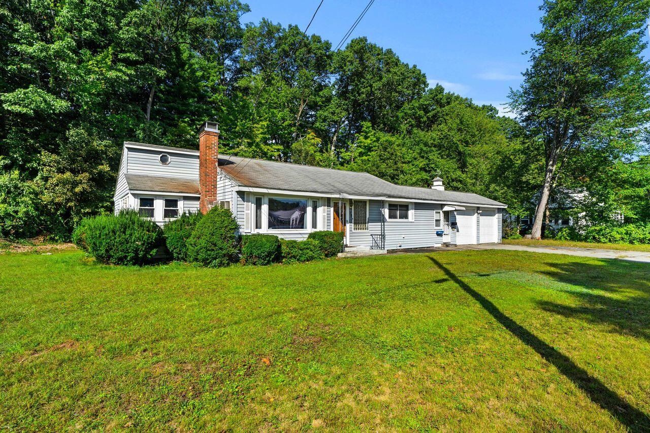 Property Photo:  70 Newgate Circle  NH 03102 