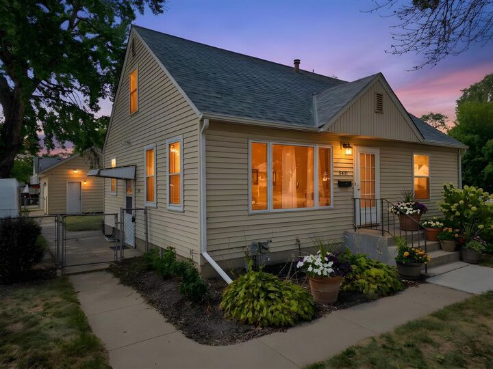 Property Photo:  5401 Dupont Avenue N  MN 55430 