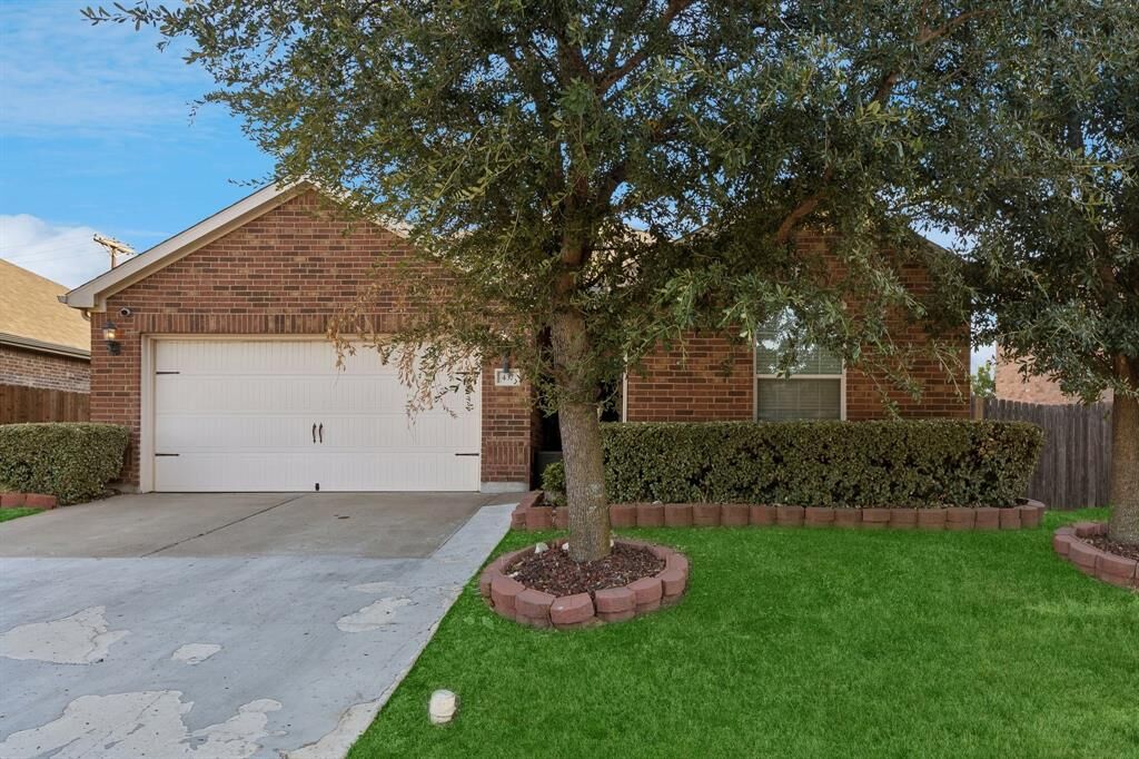 Property Photo:  437 Buoy Drive  TX 76036 