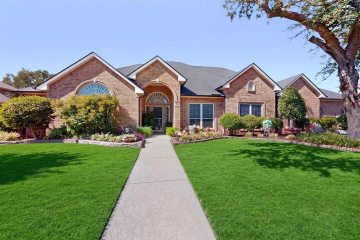 Property Photo:  2505 Inverrary Drive  TX 75119 