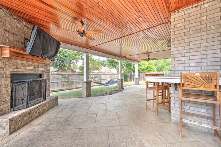 Property Photo:  5212 S 44th Place  AR 72758 