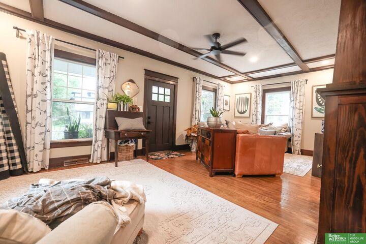 Property Photo:  641 E 9th Street  NE 68467 