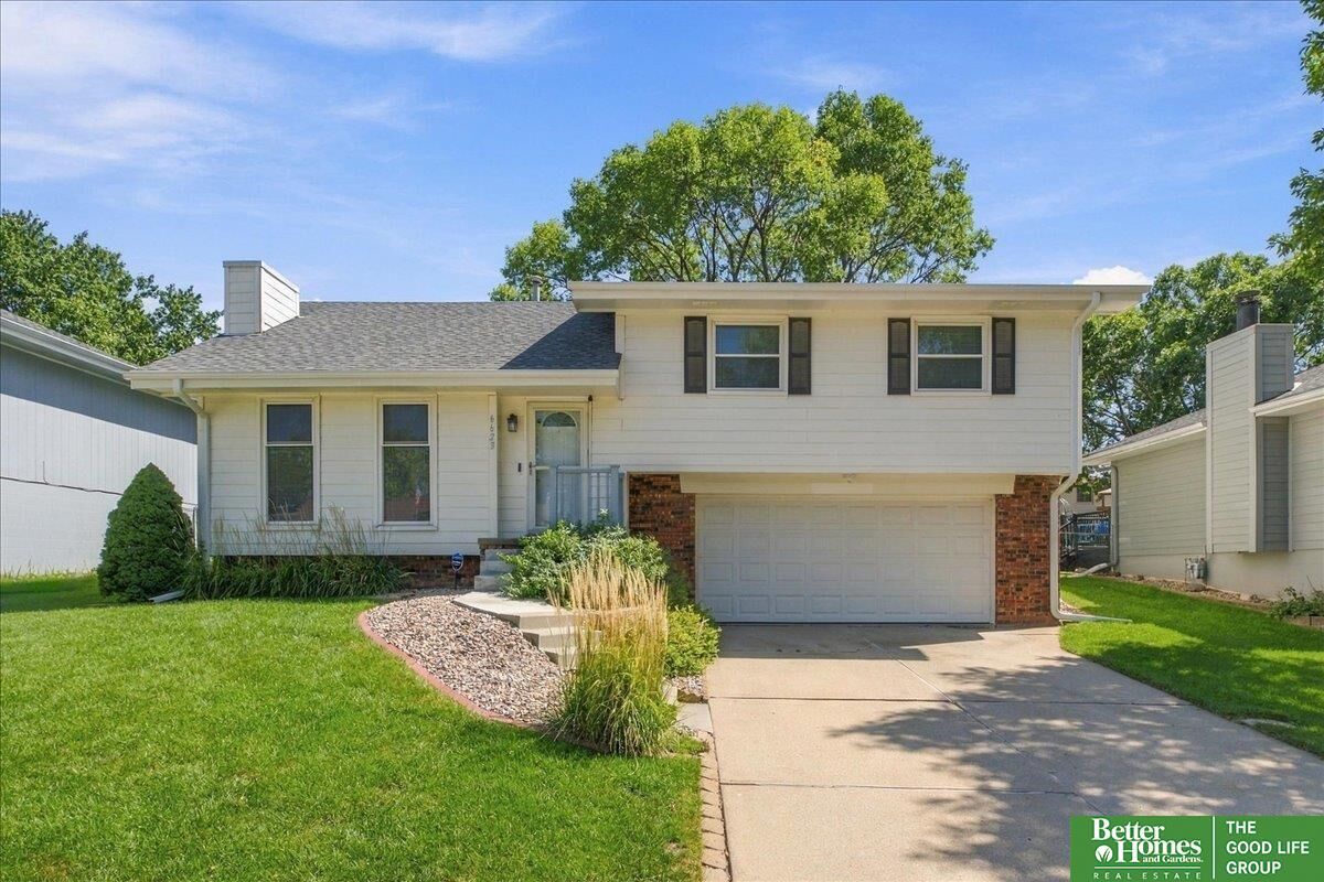 Property Photo: 6623 S 108 Terrace NE 68137