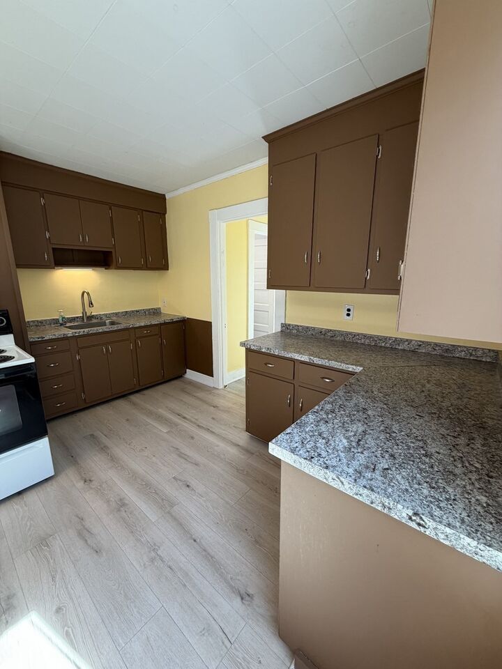 Property Photo:  87 Howard St 1  MA 02451 
