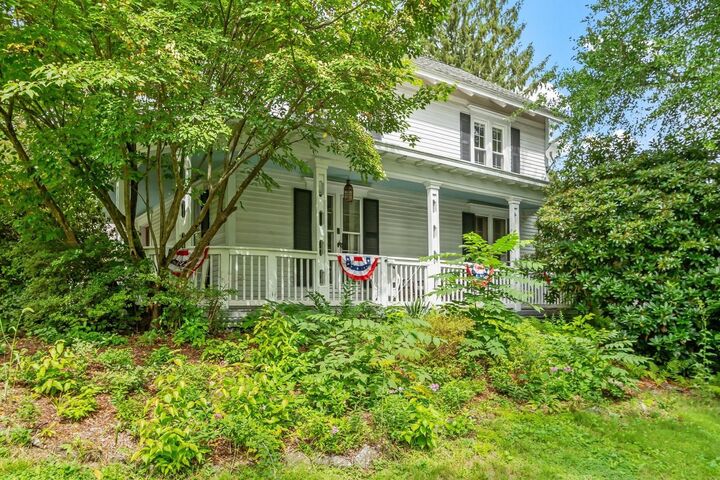 Property Photo:  46 Broad St  MA 01005 