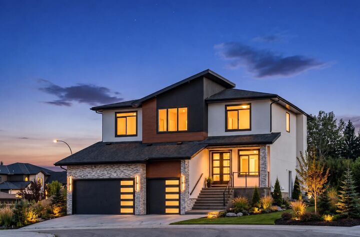 Property Photo:  50 Elmont Close SW  AB T3H 5Y4 