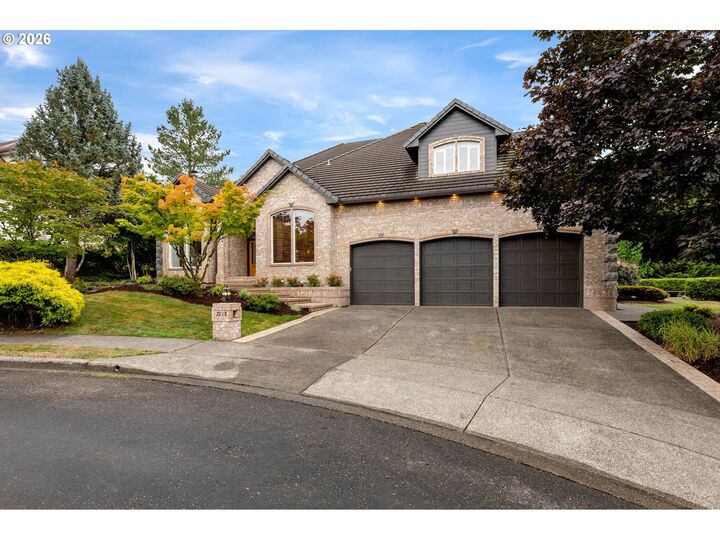 Property Photo:  2718 NW 25th Cir  WA 98607 