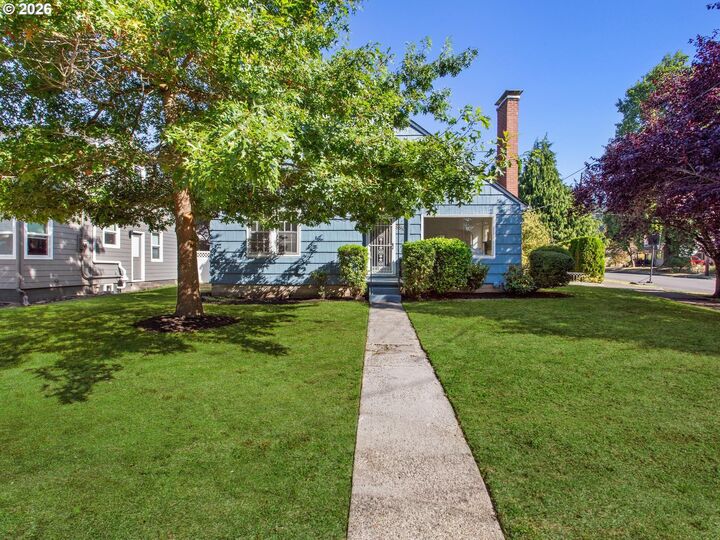 Property Photo: 8845 NE Broadway OR 97220
