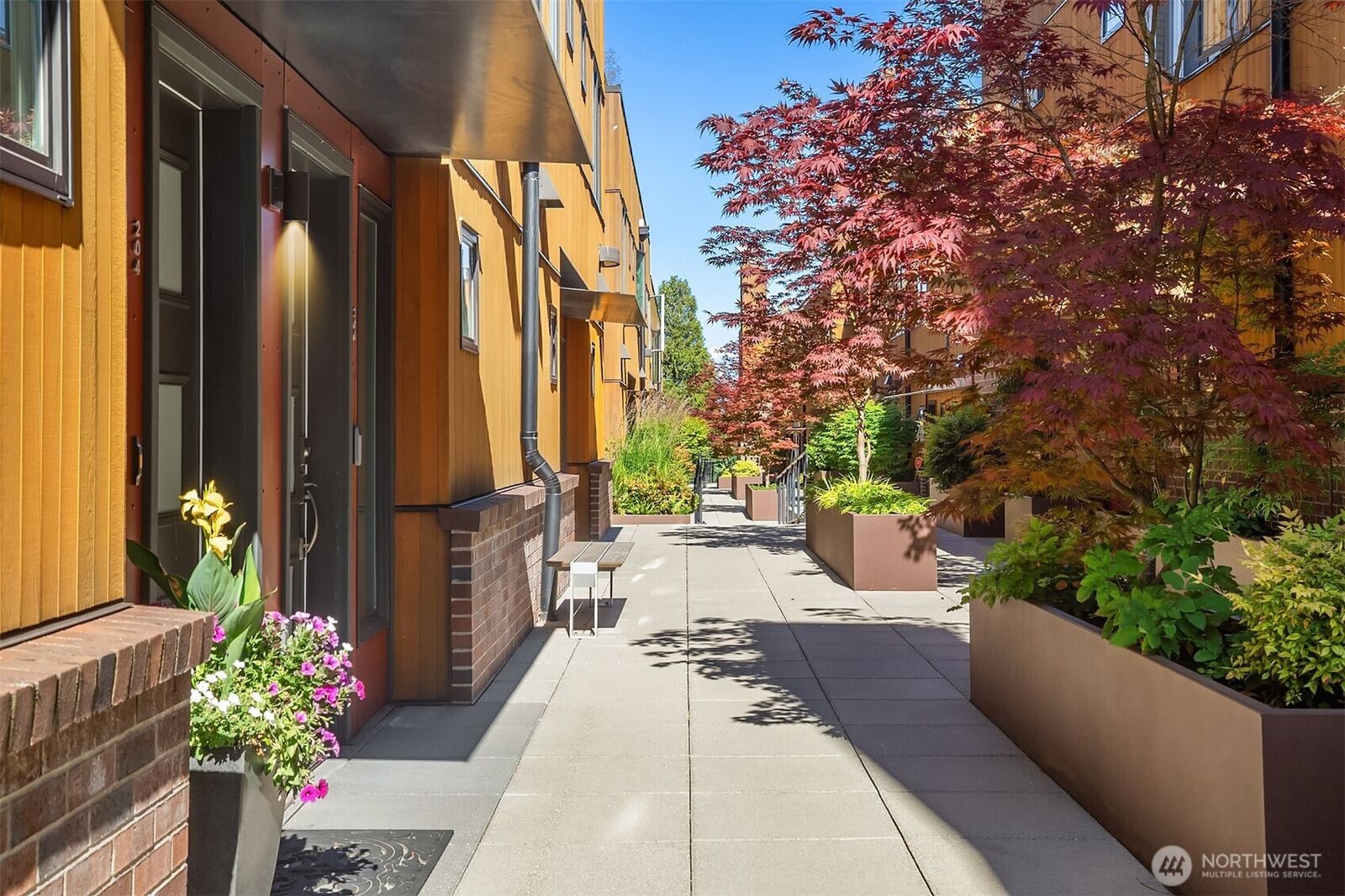Property Photo: 3300 NE 65th Street 204 WA 98115