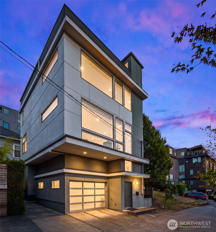 Property Photo: 2612 E Denny Way WA 98122