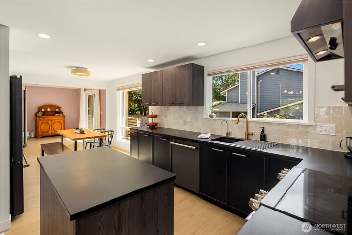 Property Photo:  5528  173rd Place SW  WA 98037 
