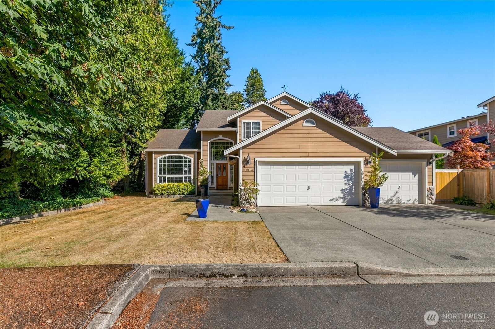 Property Photo:  21914  48th Avenue W  WA 98043 