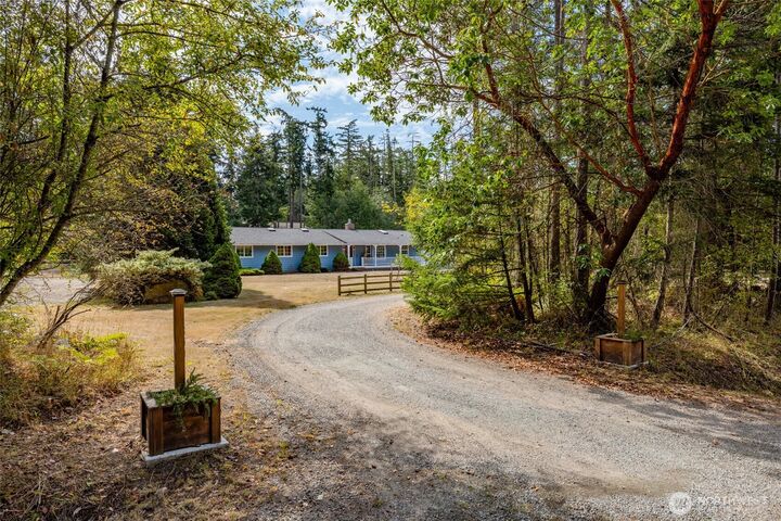 Property Photo:  1866  Wellington Drive  WA 98277 