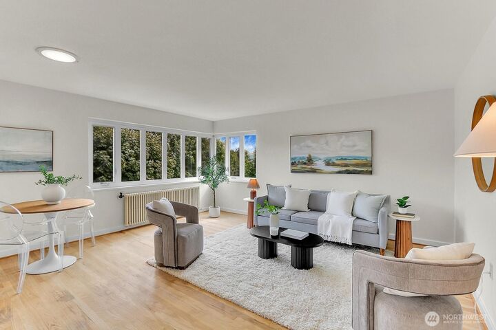 Property Photo:  1800  Taylor Avenue N 102  WA 98109 