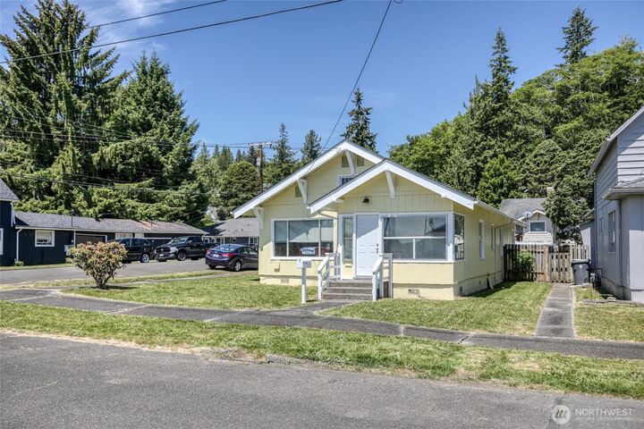 Property Photo: 401 Chenault Avenue WA 98550