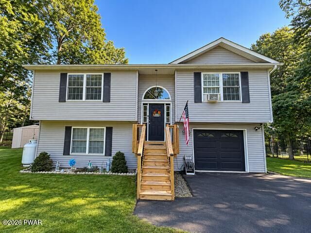 Property Photo:  113 Arbor Drive  PA 18337 