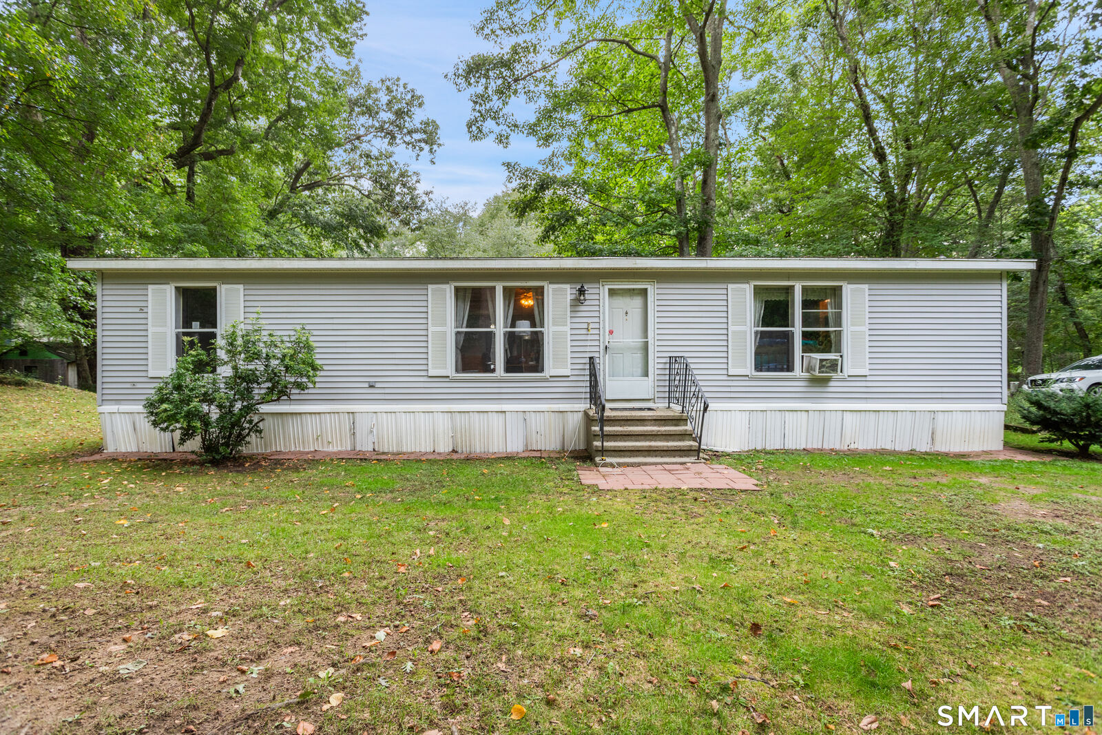 Property Photo:  17 Evergreen Park  CT 06413 
