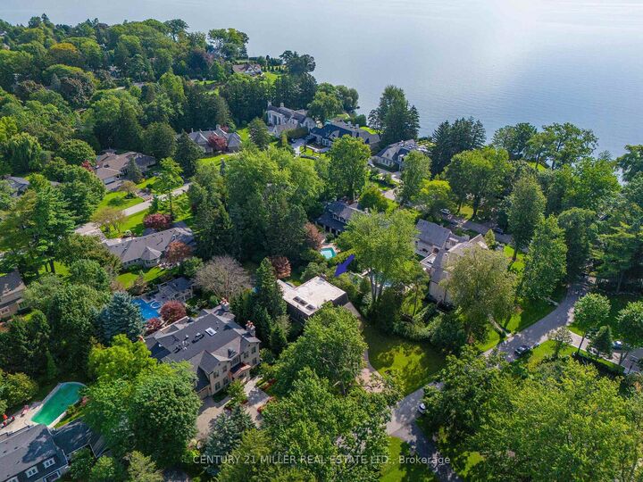 Photo de la propriété: 16 Colonial Crescent ON L6J 4K9