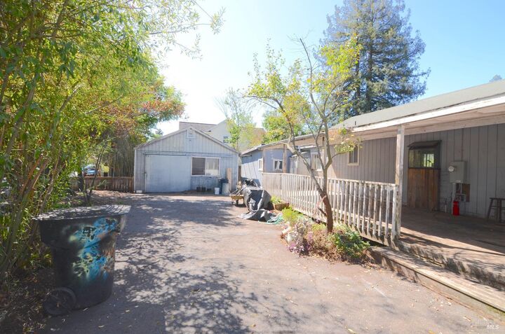 Property Photo:  2610 Giffen Avenue  CA 95407 