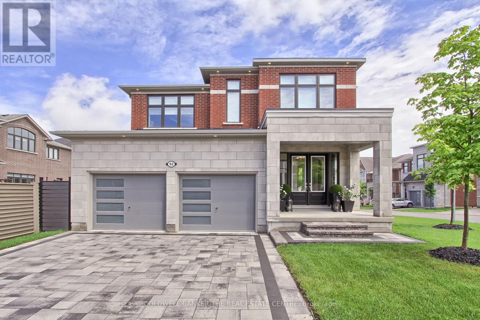 Property Photo:  92 Maple Fields Circle  ON L4G 0P5 