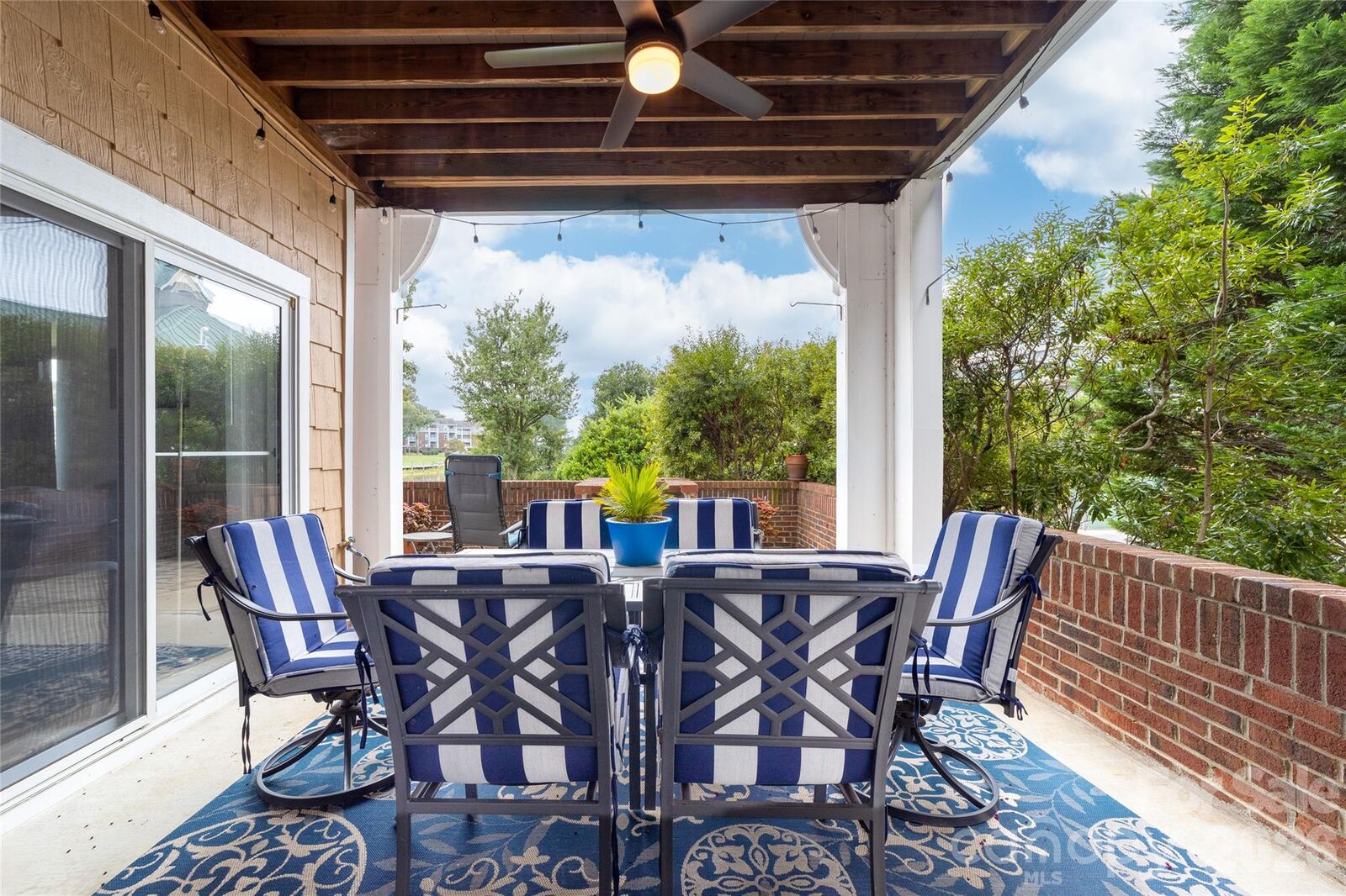 Property Photo:  18619 Harborside Drive  NC 28031 