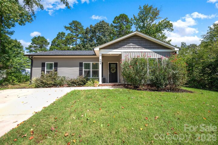 Property Photo:  508 Willow Road  NC 28147 