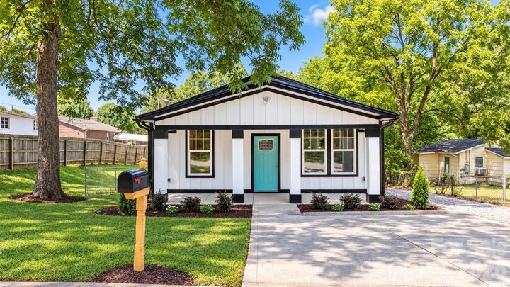 Property Photo:  111 N Clay Street  NC 28098 