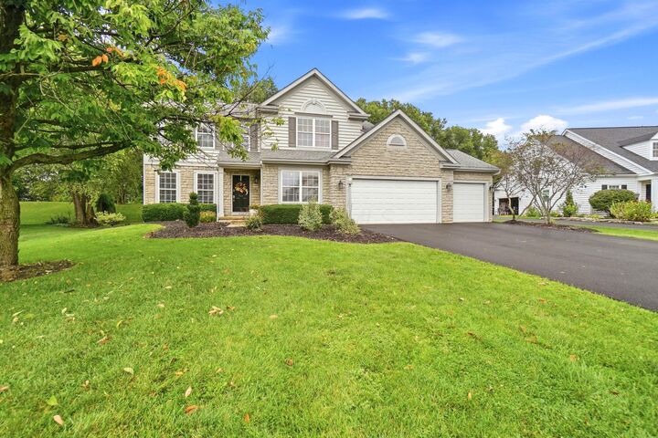 Property Photo: 6489 Hermitage Drive OH 43082