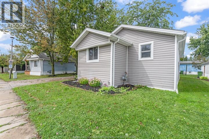 Property Photo:  152 Dana Drive  ON N8M 2A5 