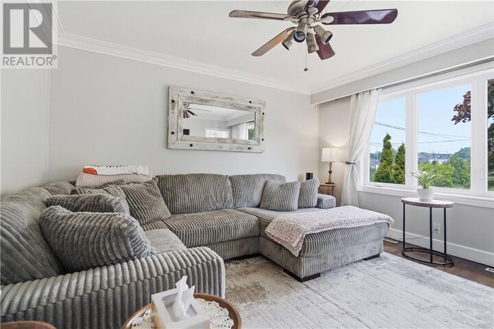 Property Photo:  255 Fenton Avenue  ON P3C 3E3 