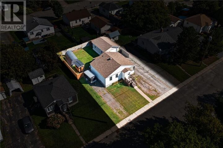 Property Photo: 314 Tenth Avenue ON P3Y 1N7