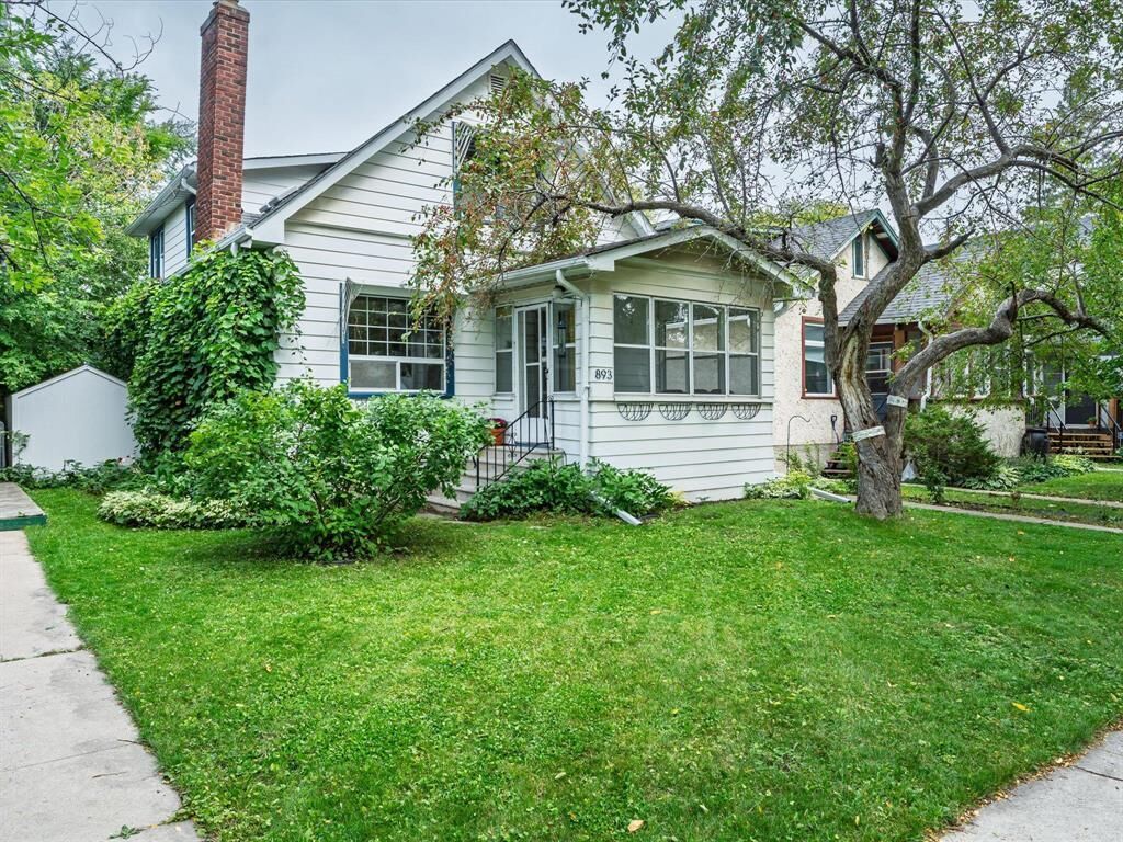Property Photo:  893 Warsaw Avenue  MB R3M 1B8 