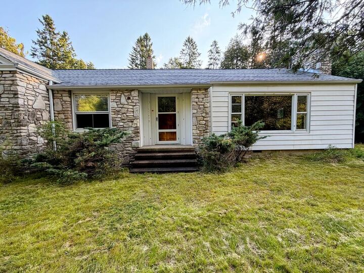 Property Photo:  3004 Olson Ln  WI 54211 