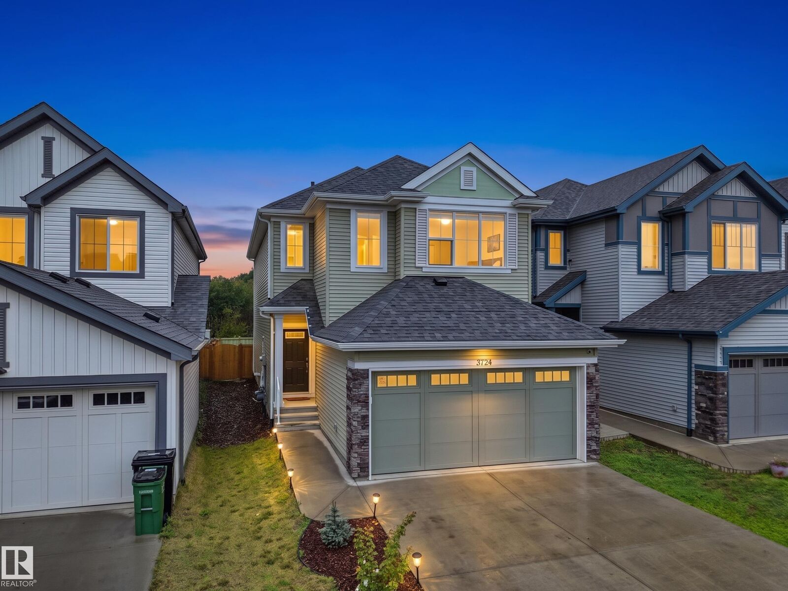 Property Photo:  3724 214 Street NW  AB T6M 1S4 