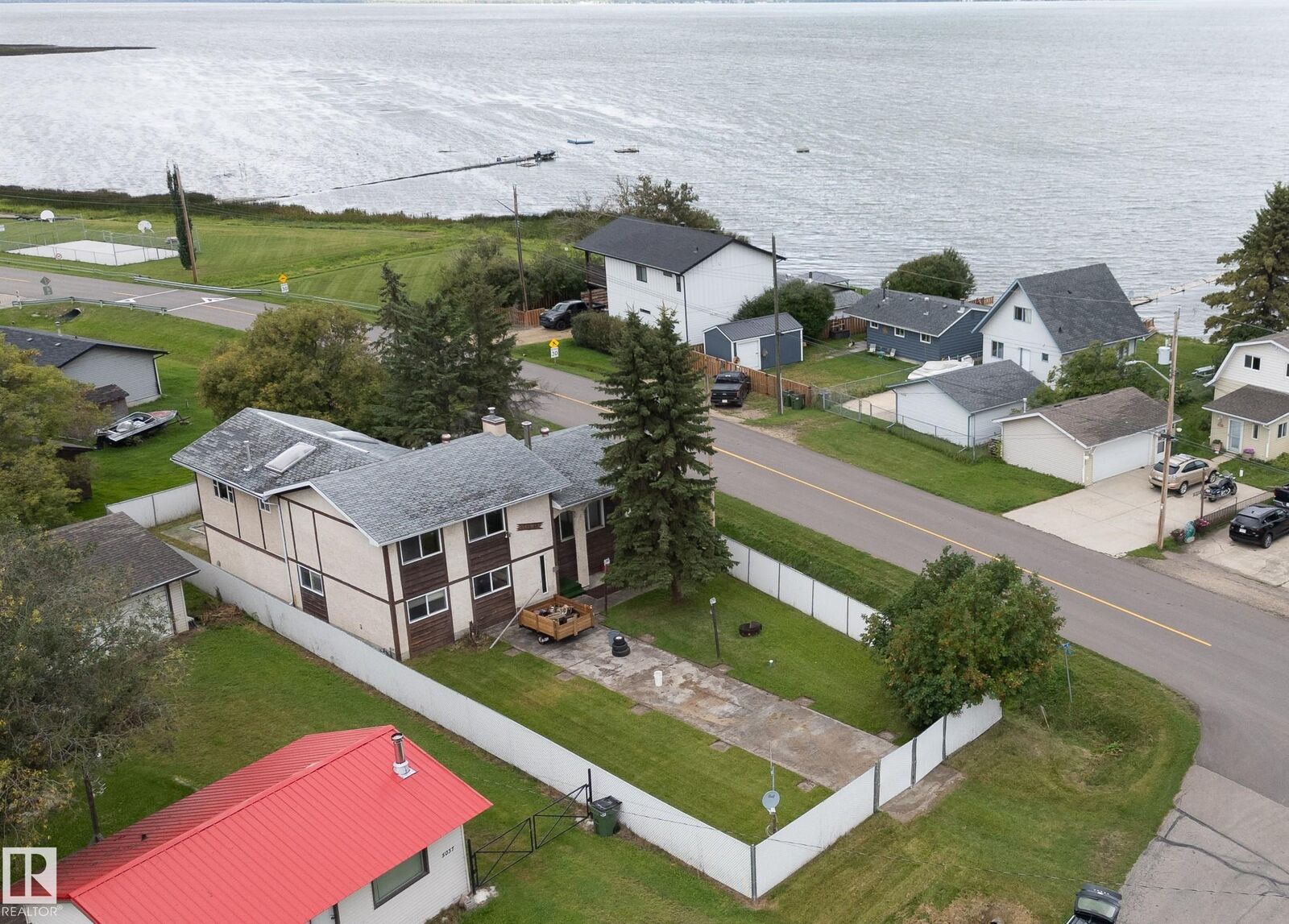 Property Photo: 5039 64 Street AB T0E 0A0
