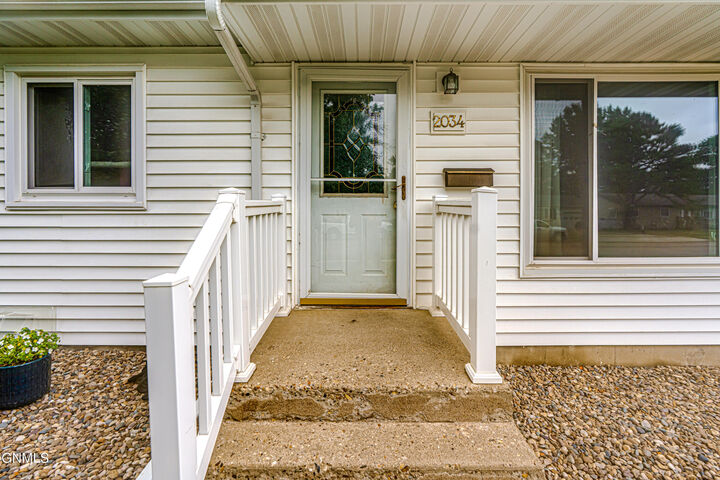 Property Photo:  2034 Saint Benedict Drive  ND 58501 