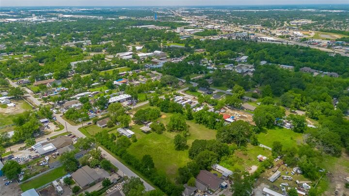 Property Photo:  5620 Spindle Drive  TX 77086 