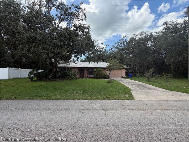 Property Photo: 1771 N Torrington Road FL 33825
