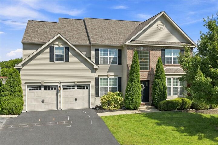 Property Photo:  1161 Bramble Drive  PA 18031 