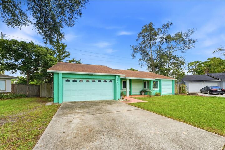 Property Photo:  1050 Huntington Court  FL 32750 