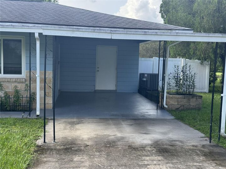 Property Photo: 21570 SW Raintree Street FL 34431