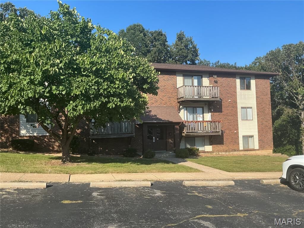 Property Photo:  13-5 Woodland Oaks Drive  MO 63084 