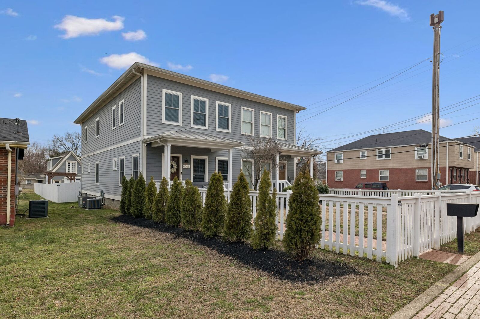 Property Photo: 600B Fatherland St TN 37206