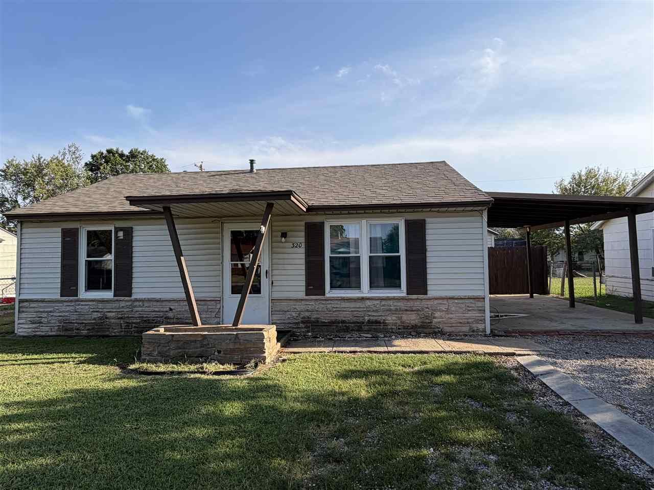 Property Photo:  320 W Gary Ave  OK 74601 