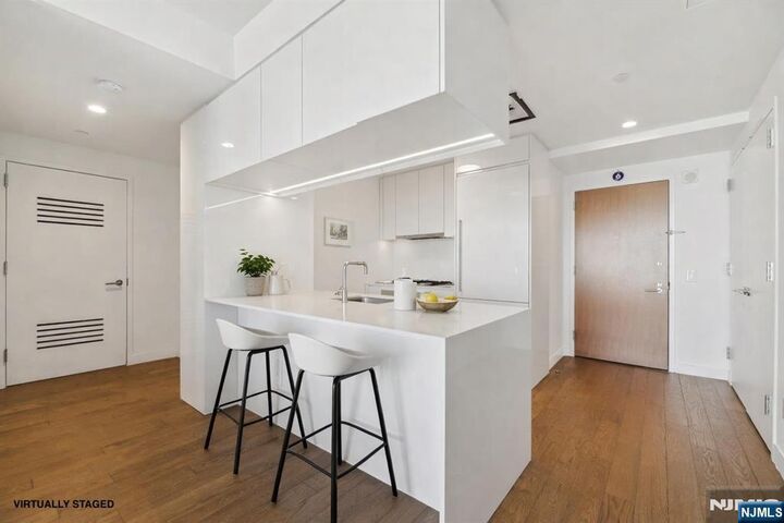 Property Photo: 99 Hudson Street 2607 NJ 07302
