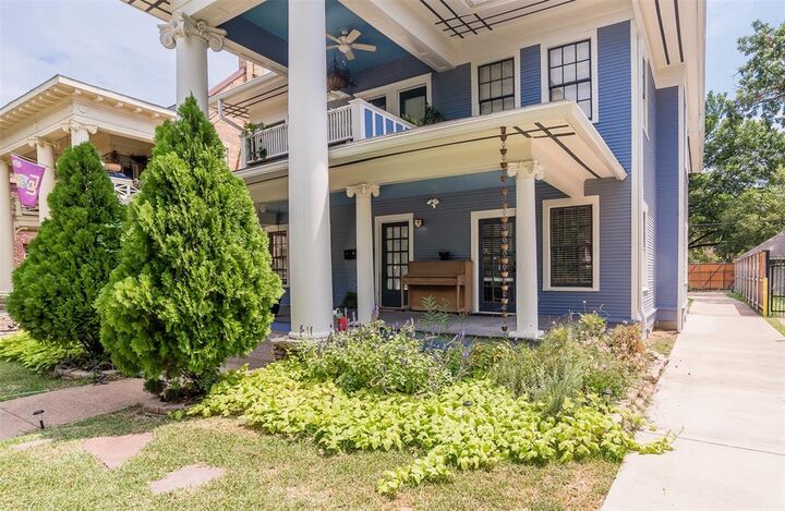 Property Photo: 4910 Victor Street 1 TX 75214
