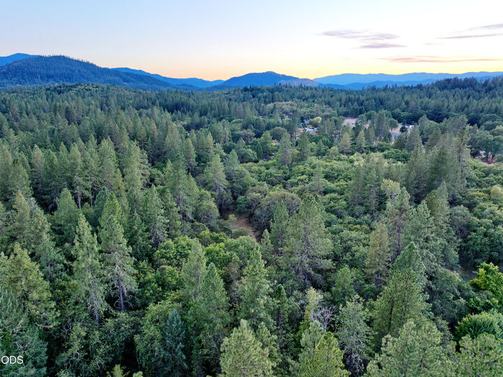 Property Photo:  3200 De Woody Lane  OR 97527 